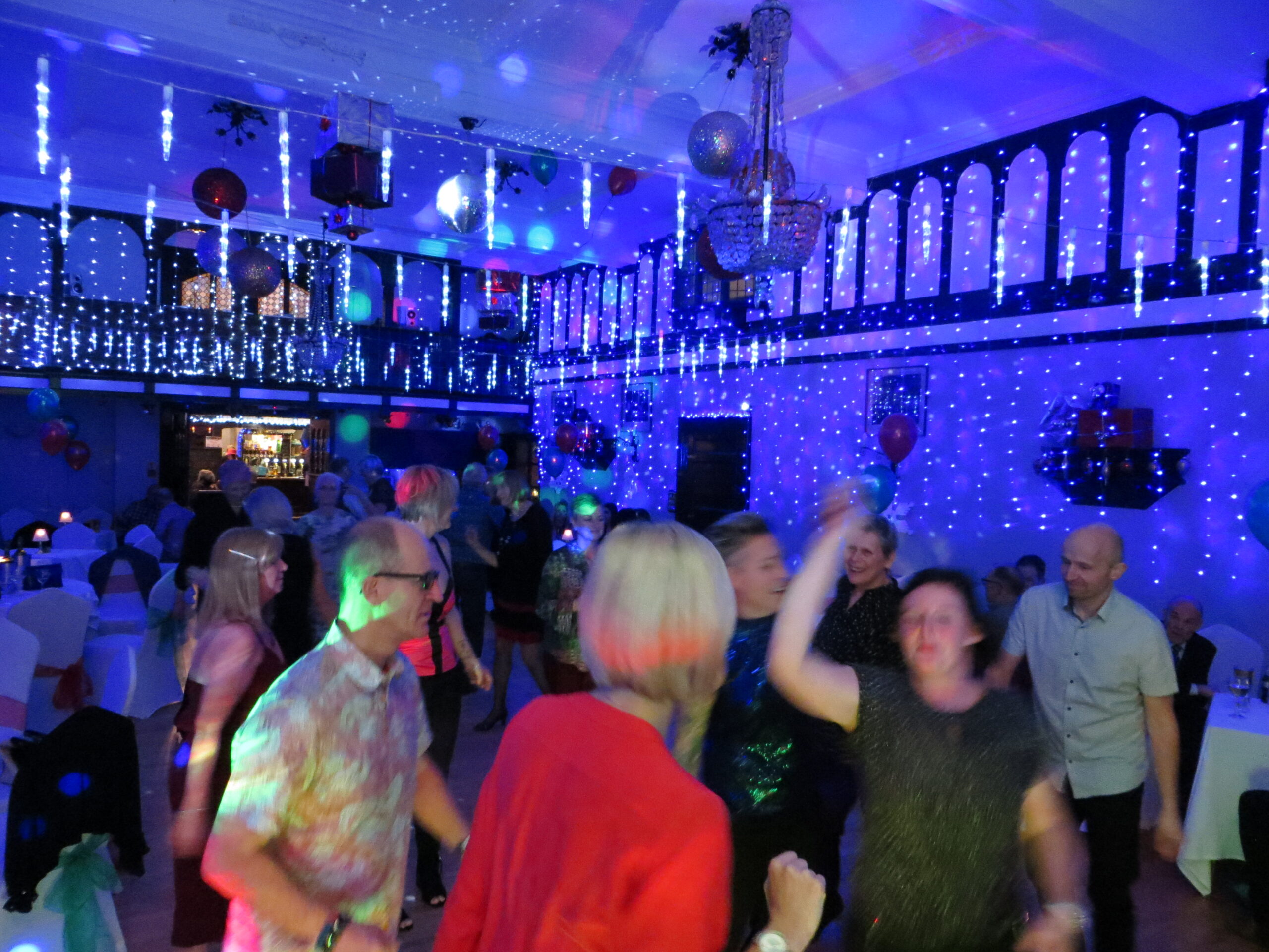 A Christmas retro party on the Norfolk coast with Tim